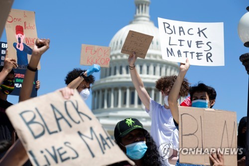 트럼프 흑인사망 시위 트윗에 백악관 양분…일부 "아니되옵니다"