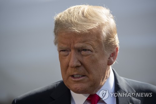 '알면서 리트윗?'…트럼프, 백인우월주의 구호 영상 삭제 소동(종합)