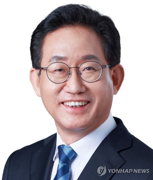 재야 출신 '교육개혁 컨트롤타워' 유기홍 교육위원장