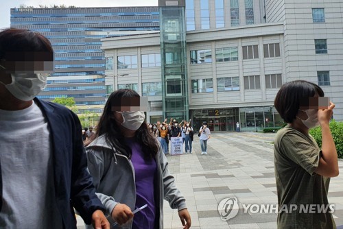 '오세훈 유세 방해' 대진연 회원 2명 구속…"혐의 소명"