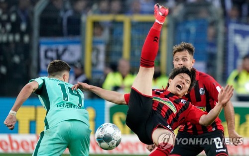 권창훈 교체출전 프라이부르크, 묀헨글라트바흐에 1-0 승리