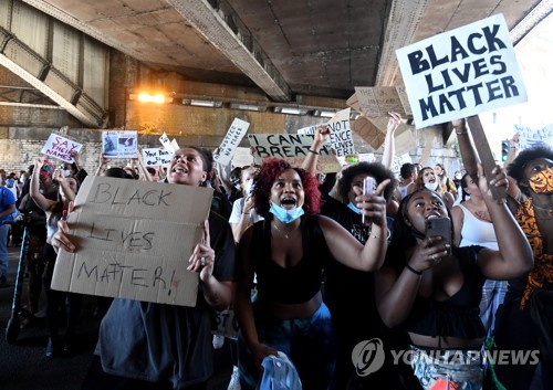 유럽서도 플로이드 추모 물결…교황 "인종차별 용납안돼"