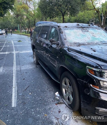 멕시코시티 경찰수장, 총격피습에 부상…경찰·시민 등 3명 사망