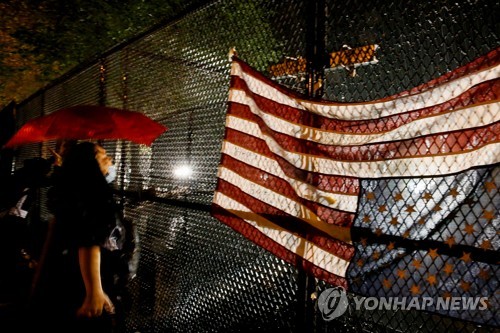 개방과 민주주의 상징인데…'흑인사망' 시위 속 요새화된 백악관