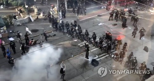 주말 미 전역서 최대규모 평화시위…워싱턴서 LA까지 항의 물결(종합2보)