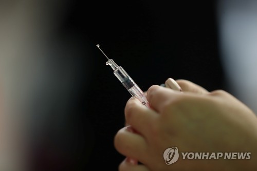 중국 국영제약사 "코로나 백신후보, 효능·안정성 확인"