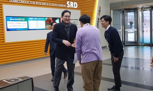 이재용 부회장 또 반도체 사업장 방문 "가혹한 위기 상황"