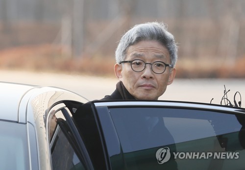 '돈봉투 만찬' 안태근, 감봉 6개월 징계 확정…사표 수리