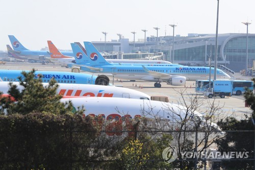 매년 뚫리는 제주공항…중학생이 30대 신분증으로 항공기 타(종합)