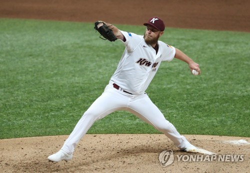 요키시, 7회 2사에서 퍼펙트게임 무산…키움, KIA에 2-0승