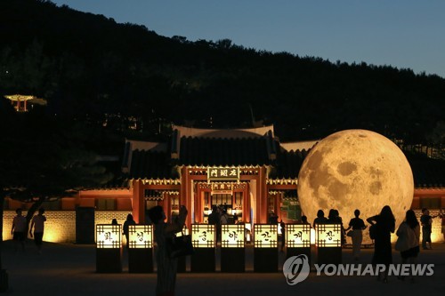 '화성행궁 야간개장' 할까 말까?…수원시 "고민중"