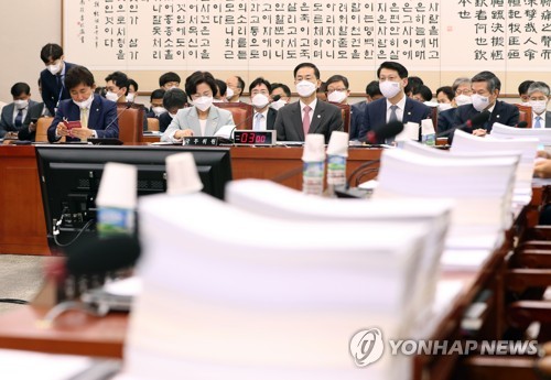 통합 "법안 발의 전 사무처 거치라"…일각 '검열' 반발