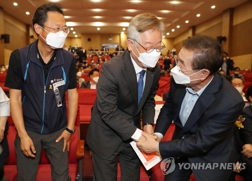 與 대선 전초전 흐르자 물밑 '줄서기' 본격화