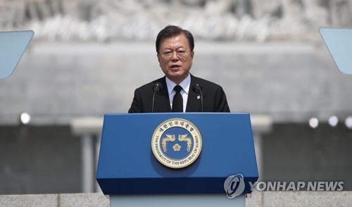 독립과 호국 앞세운 문대통령…"평범한 이웃이 애국영령"