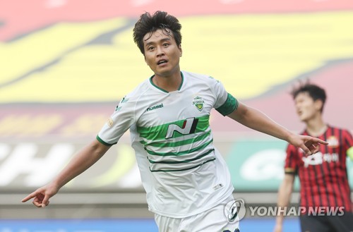 K리그 '현역 최고령' 스타 이동국, AFC A급 지도자 과정 밟는다