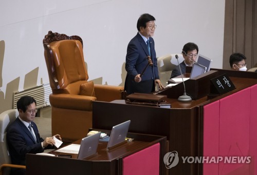 무한파행 피한 여야, '법사위 뇌관' 덮고 물밑대화로