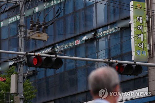 강서구에 '깜깜이' 코로나 환자…서울 누계 최소 1221명