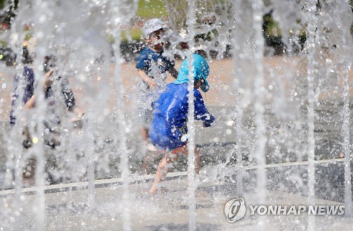 무더운 하지…내륙 지역 천둥·번개 동반 소나기