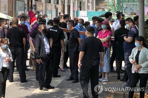 베이징 '깜깜이' 코로나 확산에 '제2의 우한 될라' 우려도
