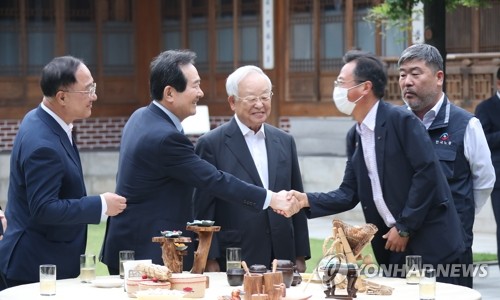 민주노총, 22년 만의 '코로나 극복 노사정 대타협'에 승부수