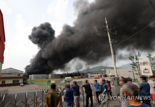 대전 산업단지 공장화재 큰불 잡혀…잔불 정리 중