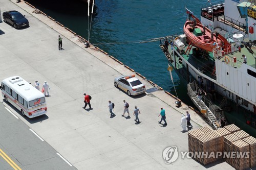 "바다가 뚫렸다"…전국 항만 코로나19 방역 '초비상'