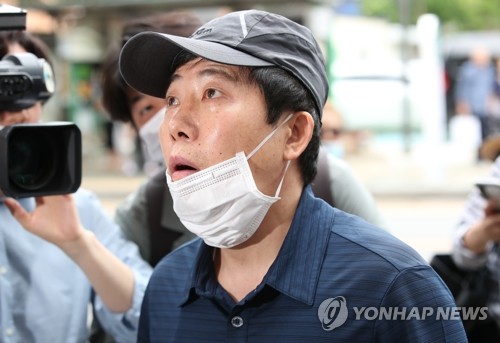 '대북전단 살포' 박상학 "김정은 폭정 계속된다면 계속 날릴 것"