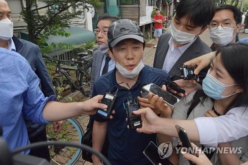 '대북전단 살포' 박상학 "김정은 폭정 계속된다면 계속 날릴 것"