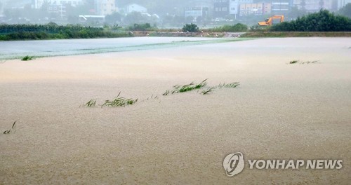 강원 곳곳 비 피해…영동 저녁까지 최고 300㎜ 이상 예보(종합)
