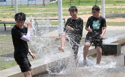 서울시, 한강공원 수영장 개장 늦춘다…"7월 말 여부 결정"