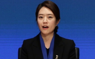 고민정 "요즘 많이 지쳐…난 누구고 여긴 어디인지 되뇌어"