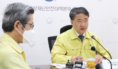 [속보] 중대본 "리치웨이 누적확진자 106명…고령자 비중 68.8%"