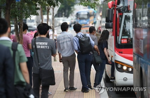 "코로나19 사망자 4명 중 1명은 감염경로 '깜깜이'"