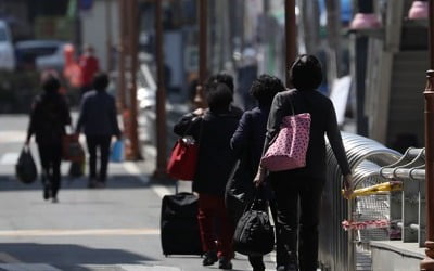 "경증 50명 퇴원 시 신규 500명 치료가능"…정부, 주중 기준변경