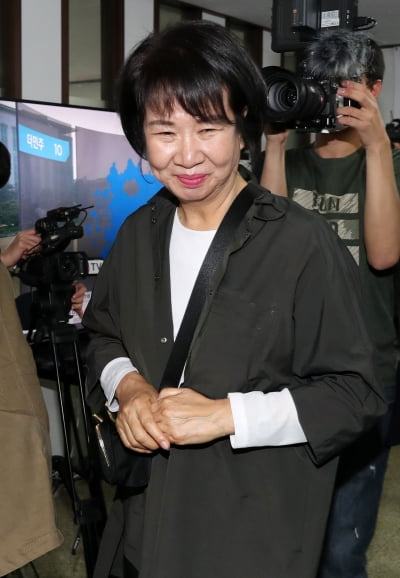 손혜원 "부끄러운 일 안했다"…검찰은 징역 4년 구형