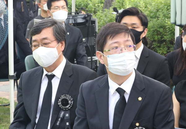 '형제간 유산분쟁' 김홍업 이사장 "김홍걸 기자회견은 거짓"