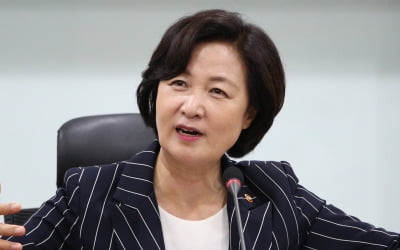 진중권 "추미애, 文대통령 말 무시하고 자기 정치"