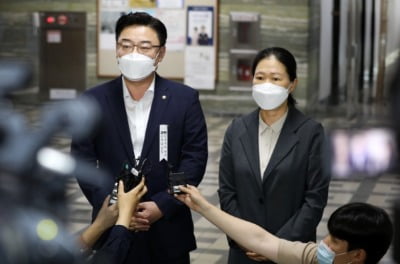 통합당·국민의당, 추미애 '윤석열 탄압 금지 결의안' 공동발의