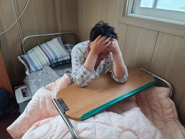 허경영 대표 측에게 폭행 당해 입원한 박석전 회장.