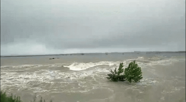 [영상] 홍수에 비상 걸린 中…댐까지 폭파
