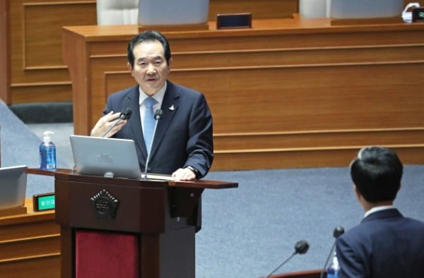 정세균 국무총리가 22일 국회 본회의에서 열린 정치·외교·통일·안보에 관한 대정부질문에 참석, 답변하고 있다. /사진=연합뉴스