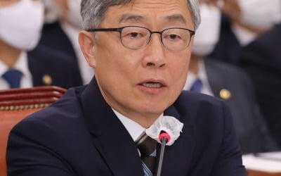 감사원 "국민연금 재배분으로 주식시장에 충격, 대책 마련하라"