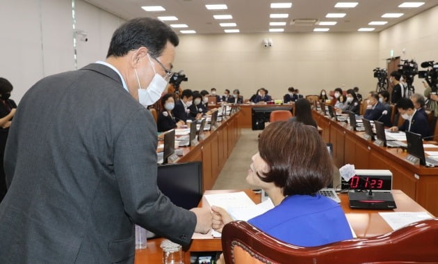 30일 열린 국회 보건복지위원회 전체회의. 연합뉴스