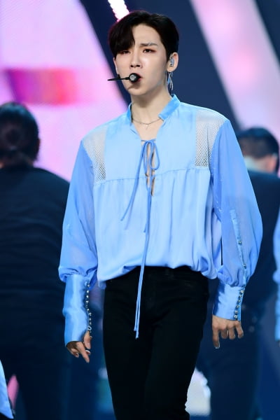 [포토] AB6IX 전웅, '멋진 모습에 시선강탈'