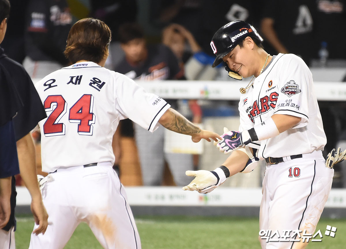 &#39;박세혁 끝내기포&#39; 두산 9회 역전극, 한화 2-1 제압 [잠실:스코어]