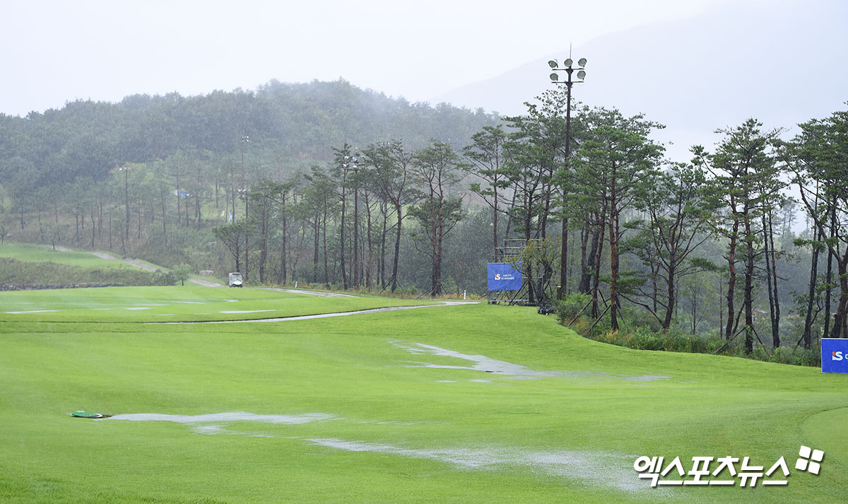 KLPGA 투어 아이에스동서 부산오픈 1R, 악천후로 취소