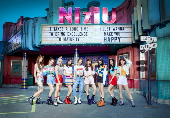 NiziU(니쥬), 일본 오리콘 주간 차트 2주 연속 1위 ‘롱런 인기 입증’