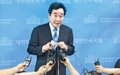 '당권 출사표' 이낙연…"국민에 희망 줄 경제입법 최우선"