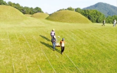 세계유산 '부여 능산리 백제 왕릉'…"현재 복원된 모습보다 훨씬 컸다"