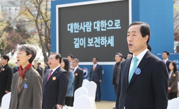 서울 서대문경찰서는 서대문구청의 7급 별정직 공무원 채용 비리 의혹과 관련해 문석진 서대문구청장을 피의자 신분으로 소환 조사했다고 28일 밝혔다. 청와대사진기자단=한경 허문찬기자 sweat@hankyung.com